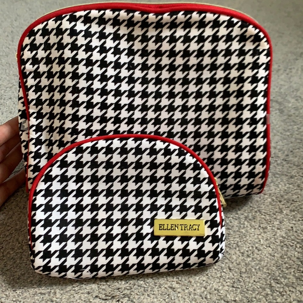 Ellen Tracy make up/travel bags